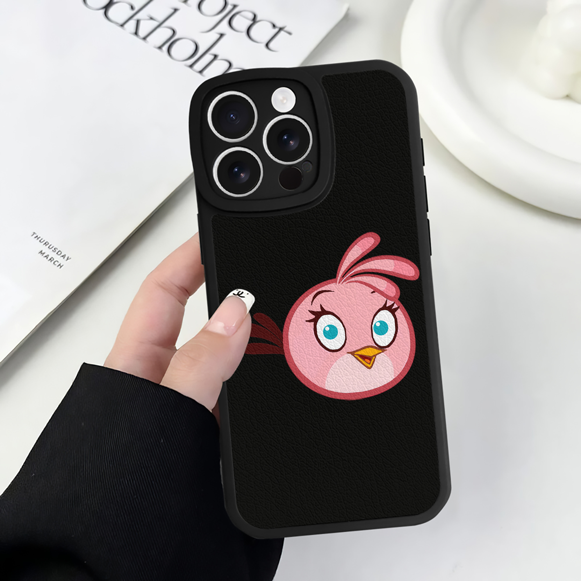 （画像用） Angry Birds アングリーバード 【iPhone 16シリーズ対応】シリコンスマホケース（レザー調） 材質：シリコン
